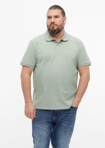 Klassiek piqué polo met geborduurd logo en zijsplitten s.Oliver