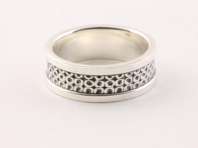 Fijn bewerkte zilveren ring - maat 20