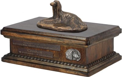 Persoonlijke urn voor Afghan Hound met beeldje en houten design