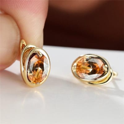 Veelkleurige Zirkoon Ovale Steen Oorbellen Vintage Goudkleur Bruiloftsoorbellen Eenvoudige Mode Regenboog Kristal Hoepeloorbellen Voor Dames white