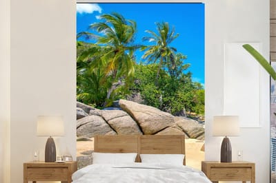 Behang - Fotobehang Strand - Tropisch - Zee - Planten - Breedte 225 cm x hoogte 350 cm