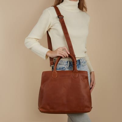 Chesterfield Passau Waxed Pull Up Schoudertas - Cognac