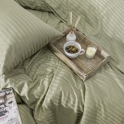 Boraboi ® Stijlvol en Modern Katoen-Satijnen 200x220 cm Luxe Dekbedovertrekset – Tweepersoons – Kaki Groen Gestreept (4-delig)