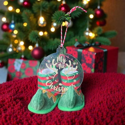 Babyslofjes Elf – Maat 16–17 – Inclusief Plexiglas Kerstbal “My First Christmas”