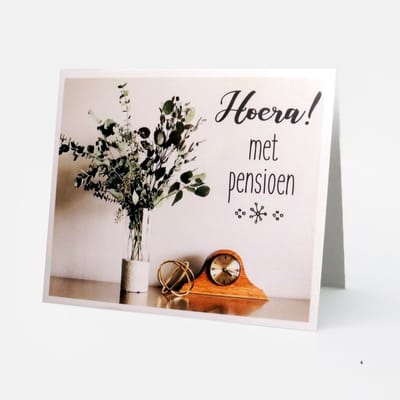 'Met pensioen' bloemenkaartjes - geschenkkaartjes - klein kaartje - dubbel gevouwen - met boorgat - 12 stuks - 9 x 7,5 cm - PaperArt