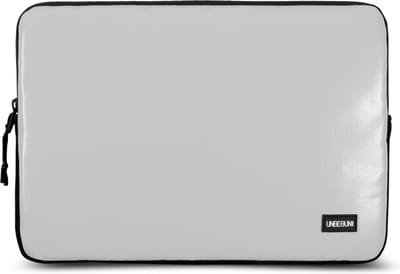 MacBook Pro 13 inch case (van gerecycled materiaal) - Laptop sleeve/hoes voor de MacBook Pro 13 inch (2025/2026)
