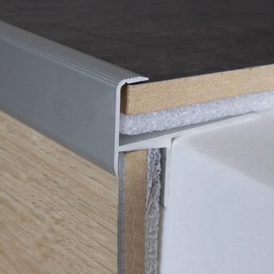 Trapneusprofiel Aluminium - Metalen Profiel - Traprand Beschermen - Slijtvast Robuust Materiaal - 100 cm Lengte - Zilver