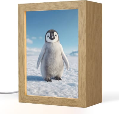 Nachtlampje 15x20 cm - Kinder lampje - Pinguïn - Sneeuw - Landschap - Wit - Tafellamp kinderkamer - Slaapkamer lamp - Bedlamp kinderen - Kinderlampje stopcontact - Wandlamp babykamer - Nachtlampjes