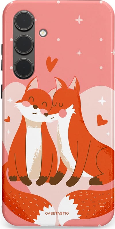 Casetastic Hoesje Geschikt voor Samsung S24 Plus - Stijlvolle Beschermende Duo-layer Case - Vossenzoen