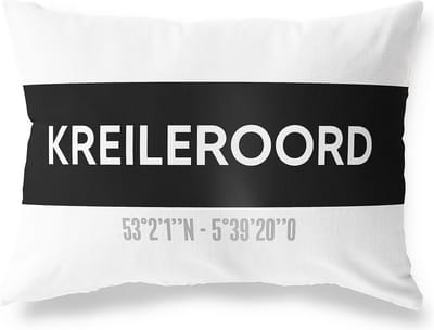Tuinkussen KREILEROORD - NOORD-HOLLAND met coördinaten - Buitenkussen - Bootkussen - Weerbestendig - Jouw Plaats - Studio216 - Modern - Zwart-Wit - 50x30cm