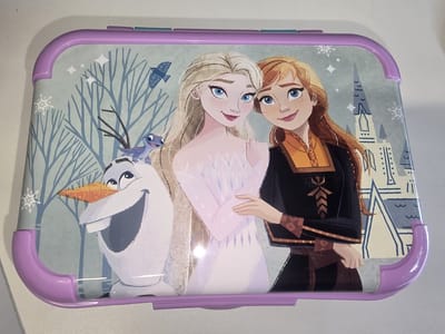 Kindvriendelijke Lunchbox 750 ml – Frozen Design – Stevige Broodtrommel met Clip Sluiting – Voor School & Onderweg, Frozen