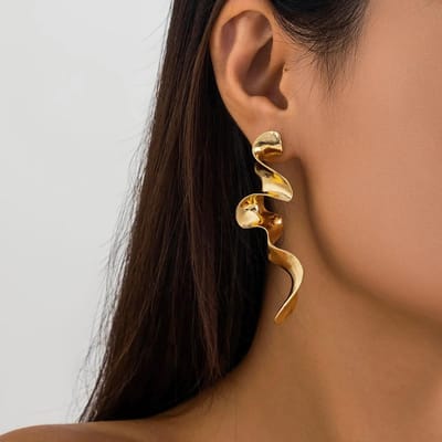 Boucles d'oreilles pendantes longues torsadées en métal irrégulier vintage pour femmes Boucles d'oreilles géométriques en forme d'ondes couleur or créatives Tendance Bijoux black