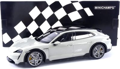 Porsche Taycan CUV Turbo S 2021 - 1:18 - Minichamps
