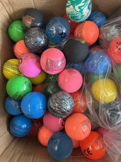 Hele grote Stuiterballen 60 mm - 20 stuks in een zak - veel verschillende