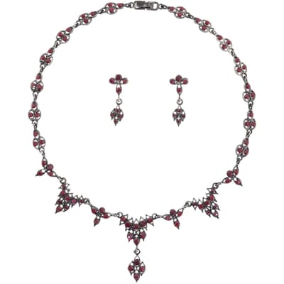 Behave – Sieradenset – Rood – Zilverkleurig – Klassieke Glamour – Oorstekers – Feestelijk