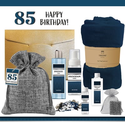 Geschenkset “85 Jaar Happy Birthday!” - 7 Producten - 1100 Gram - Triomf Cosmetica | Giftset voor hem Luxe wellness cadeaubox Cadeau man Verjaardag Veertig Gefeliciteerd Gift Eighty five years Party Cadeaupakket Deluxe Vriend Verjaardagscadeau Blauw