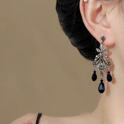Vintage Etnische Stijl Strass Bloemvormige Waterdruppel Oorbellen Voor Vrouwen Elegante Lange Textuur Hangende Oorbel Vrouwelijke Sieraden beige