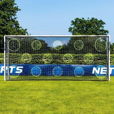 Doelwand net met ronde gaten - Doelwand -  5mx2m - 4 grote en 10 kleine gaten - Voetbal trainingsmateriaal