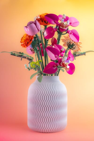 Vaas Grand Coral - met bloemen houder geschikt voor Botanical bloemen - Marmer patroon- Maerc Design