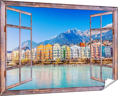 Gards Tuinposter Doorkijk Gekleurde Huisjes in Innsbruck, Oostenrijk - 180x120 cm - Tuindoek - Tuindecoratie - Wanddecoratie buiten - Tuinschilderij