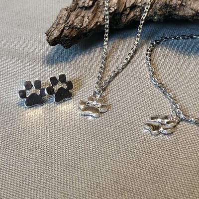 GoedeDoelen.Shop | Ketting Armband Oorbelset Baladi Paws | Sieraden Set | Rescue Paws | Statement Sieraden Set | Pootafdruk | Paw | Cadeau Set | Wellness-House