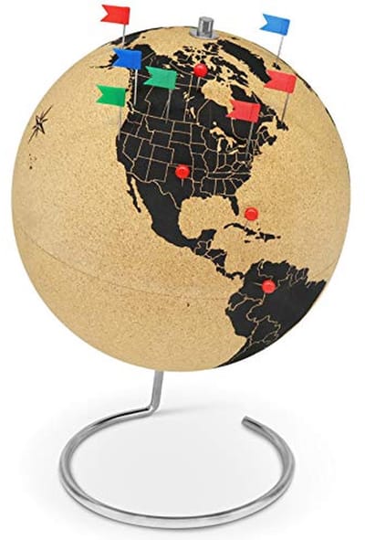 Draaibare kurken wereldbol van 33 cm met 54 pinnen - Perfect cadeau voor globetrotters