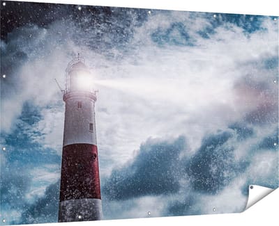 Gards Tuinposter Vuurtoren tijdens de Regen Storm - 180x120 cm - Tuindoek - Tuindecoratie - Wanddecoratie buiten - Tuinschilderij