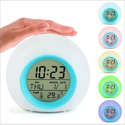 Digitale LED-wekker voor kinderen, met instelbare kleurtemperatuur, geschikt als nachtlampje voor binnen, bedlampje, ideaal voor kinderkamers, geschikt voor zowel jongens als meisjes, en een leuk cadeau. (Batterijen niet inbegrepen)