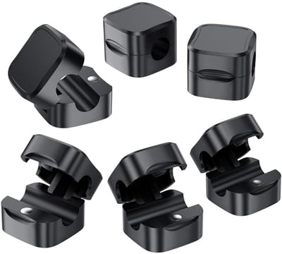 Zesdelige magnetische kabelorganizer met dubbelzijdige plakpads voor een opgeruimde kabelbeheeroplossing voor bureau, auto en kantooromgevingen. Kabelmanagement, organiser, tangle-free.