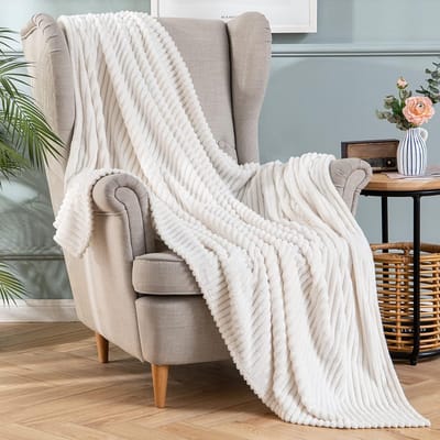 Zachte Flanel Fleece Gooi Deken voor Sofa en Bed - Warme en Comfortabele Pluizige Deken 50 x 60 Inch Beige