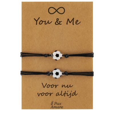 Vriendschapsarmbandjes voor 2 " You & Me ∞" - Voetbal - BFF Armbandjes met Persoonlijk Cadeau Kaartje - Zilverkleurig - Elastisch Verstelbaar - Pax Amare