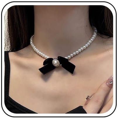 Allecto - Witte Parel Choker - Zwarte Fluwelen Strik - Elegante Vintage Stijl - Bruidsketting - Perfect voor Bruiloft - Uniek en Tijdloos - Geschi