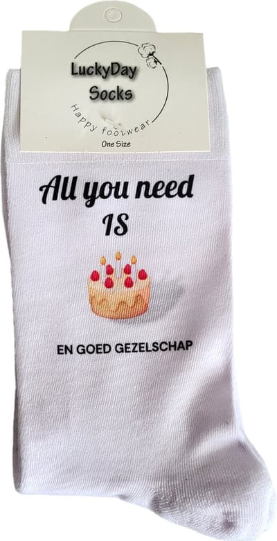 All you need is Taart - Jarig - Feest - Verjaardag - Gebak - Sokken met tekst - Witte sokken - Cadeau voor vrouw en man - Kado - Sokken - Verjaardags cadeau voor hem en haar - Vaderdag - Moederdag - LuckyDay Socks - Maat 37-44