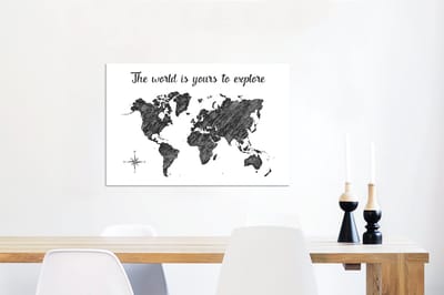 Aluminium schilderij 60x40 cm - Wanddecoratie metaal - Wereldkaart - Quote - Zwart - Wit - Metalen muurdecoratie woonkamer - Decoratie industrieel - Foto op dibond - Industriële accessoires slaapkamer