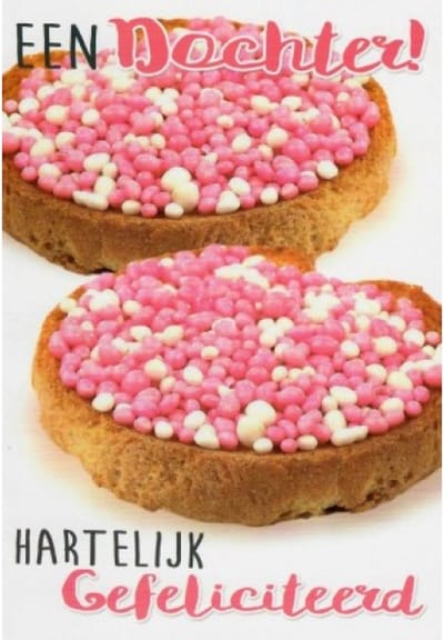 Een dochter! Hartelijk gefeliciteerd! Een leuke en grappige kaart met twee beschuitjes gevuld met muisjes. Een zeer geschikte kaart om zo te geven of om bij een cadeau te voegen. Een dubbele wenskaart inclusief envelop en in folie verpakt.