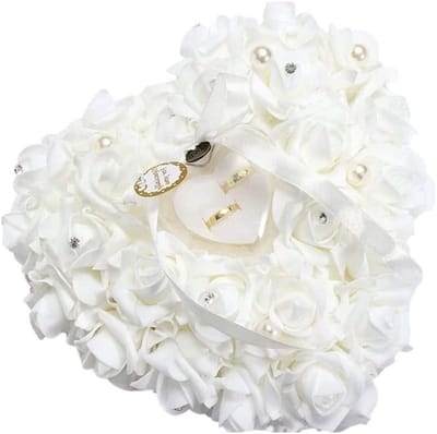 Romantisch Ringkussen in Hartvorm voor Bruiloft, Wit, 24x25cm, Ideaal voor Huwelijksdecoratie en Ringpresentatie