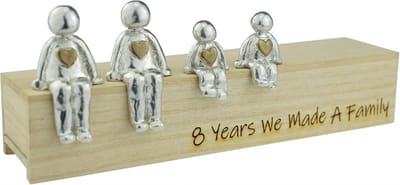 Gepersonaliseerd Bronzen Hart Familiebeeldje - Uniek Huwelijkscadeau & Cadeau voor 8 Jaar Samen