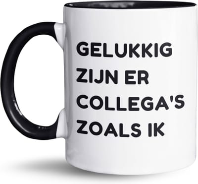 NietMokken.nl - Grappige mok 325 ml met quote - Gelukkig zijn er collega’s zoals ik - Keramische koffiemok / theebeker - Humor mok cadeau voor op kantoor, werk - Leuk voor collega’s - Bedrukt aan beide zijden - Vaatwasser- en magnetronbestendig