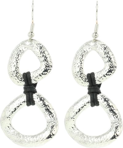 Behave - Zilverkleurige oorhangers met touw - Fashion sieraden