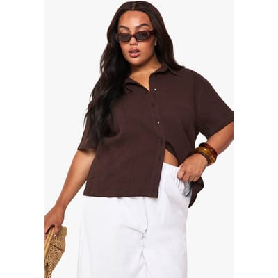 boohoo Dames Plus Cheesecloth Kortmouwen Overhemd | Chocoladebruin | Maat: 44