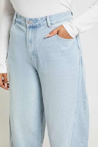 boohoo Dames The Plus High Waist Barrel Jeans | Gebleekt | Maat: 56