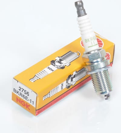 NGK-bougie voor Polaris 500 Magnum 4x2 / 4x4 quad, bouwjaar 2003 t/m 2005, type BKR6E-11 / 2756, nieuw