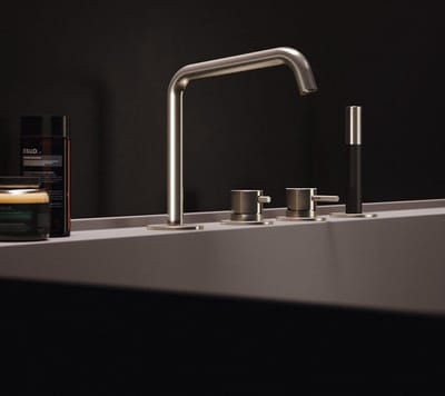 Hotbath Archie AR183 badrandcombinatie met staafhanddouche, 2-weg omstel en uitloop RVS316