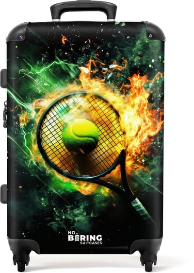 NoBoringSuitcases.com® - Kinderkoffer jongen - Kindertrolley jongens - Tennisbal in vlammen bij krachtige smash - Koffer kind groot - Rolkoffer lichtgewicht - Reiskoffer met 4 wielen - Grote trolley XL - 20 kg bagage