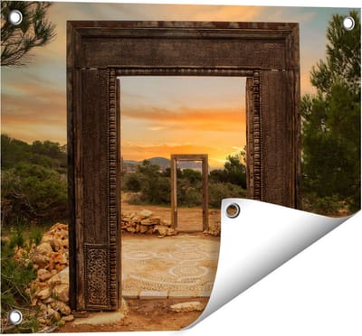 Gards Tuinposter Cale Llentia Deur Opening in Ibiza - 50x40 cm - Tuindoek - Tuindecoratie - Wanddecoratie buiten - Tuinschilderij