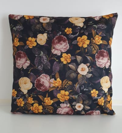 2 x Bloemen Kussenhoezen Maat 45x45 cm. Sierkussens- Kussenhoes-Kussensloop- Kussens voor jou- Broche Boetiek-