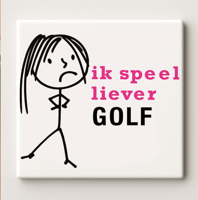 Grappige Keramische Tegel “Ik Speel Liever Golf” met Cartoon Illustratie – Humoristische Quote Wanddecoratie voor Golfliefhebbers – 15 × 15 cm