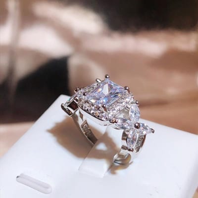Bague Diamant Princesse Carré Plaqué Platine Inaltérable Zircon Micro Sertissage Bras Torsadé Bague Diamant pour Femme No. 10 white