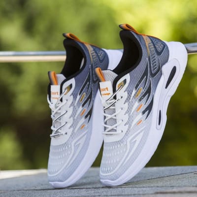 Heren Schoenen Nieuwe Mode en Trendy Mesh Sport- en Casual Schoenen Student Zachte Zool Comfortabele Hardloopschoenen 39 black