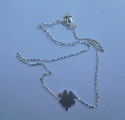 Ketting met hanger klavertje 4 zilverkleur